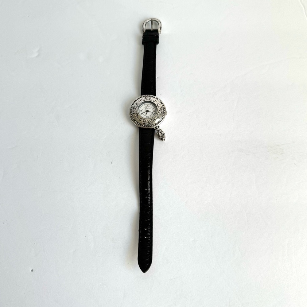 Vintage Brighton Watch Silver Tone‎ Black Leather Band Western Swirl Heart Charm - Picture 8 of 8